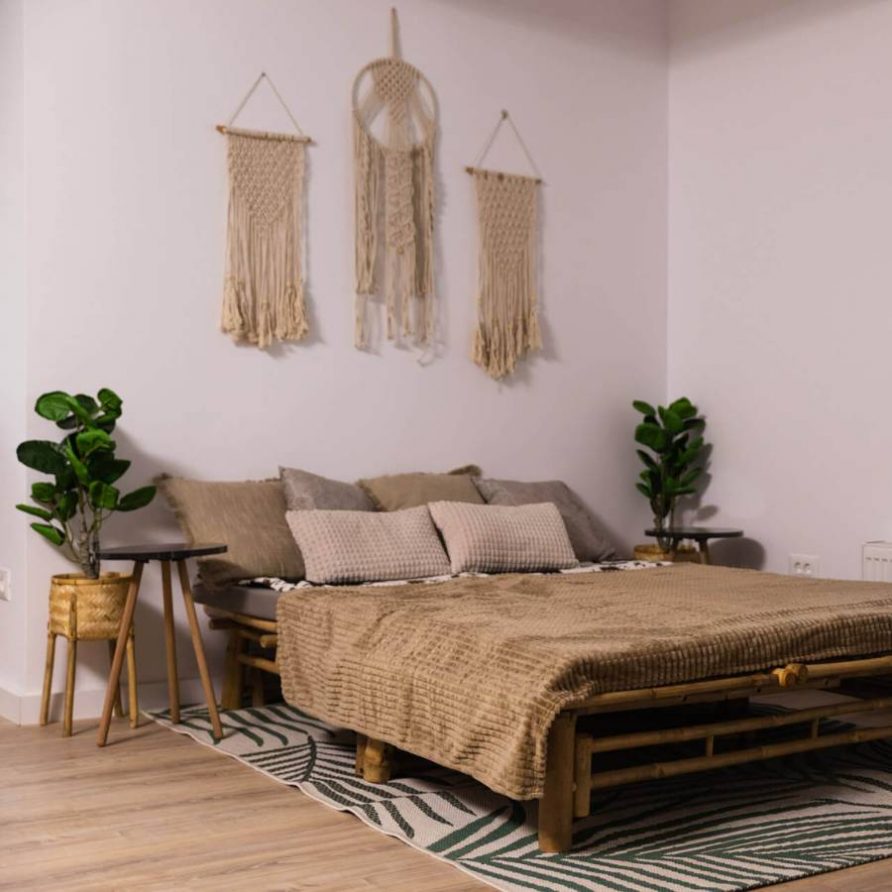 35 Pat bambus dublu sufragerie din Jungle Villa Brasov - FamilyStays