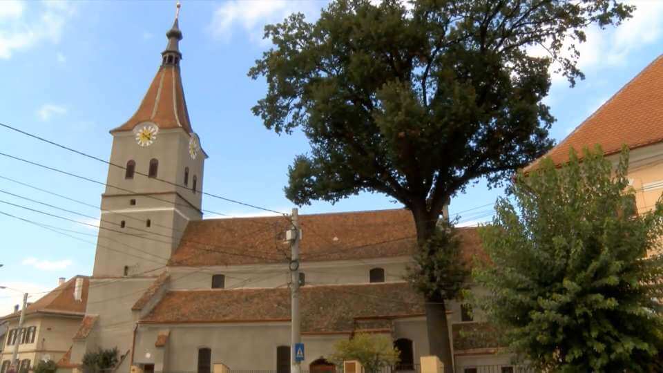 Exterior-Biserica-Evanghelica - FamilyStays Biserica Evanghelică văzută din exterior